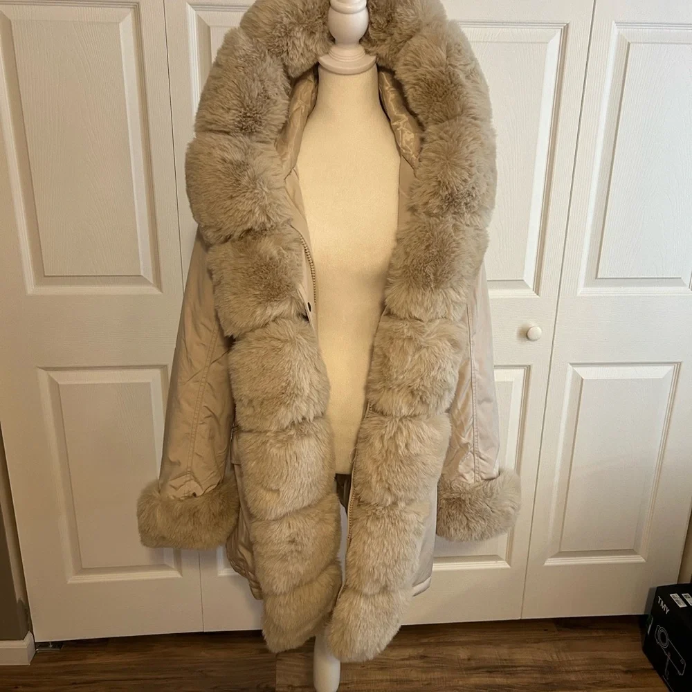 Elegant Tan Teddy Jacket with Fur Trim